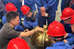 <b>为精准“”学生就业 西南石油大组团赴企“充电</b>